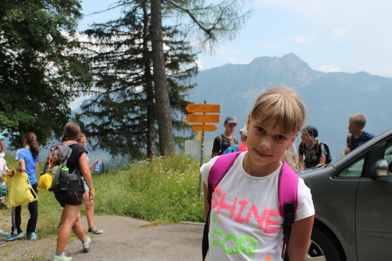 Village Camps International Summer Camp Leysin, Switzerland 2026-07-26 https://www.villagecamps.com/journals_admin/images/697-16-yellow hike (8).jpg